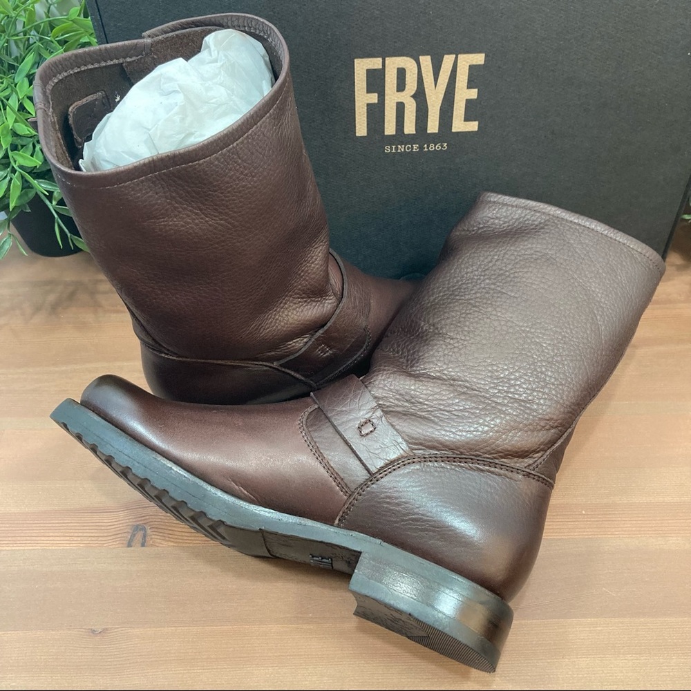 Frye Women's Veronica Short Leather Boot Dark Brown - Picture 6 of 12